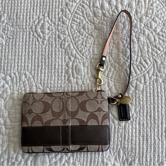 New Coach brown wristlet - Picture 3 of 9